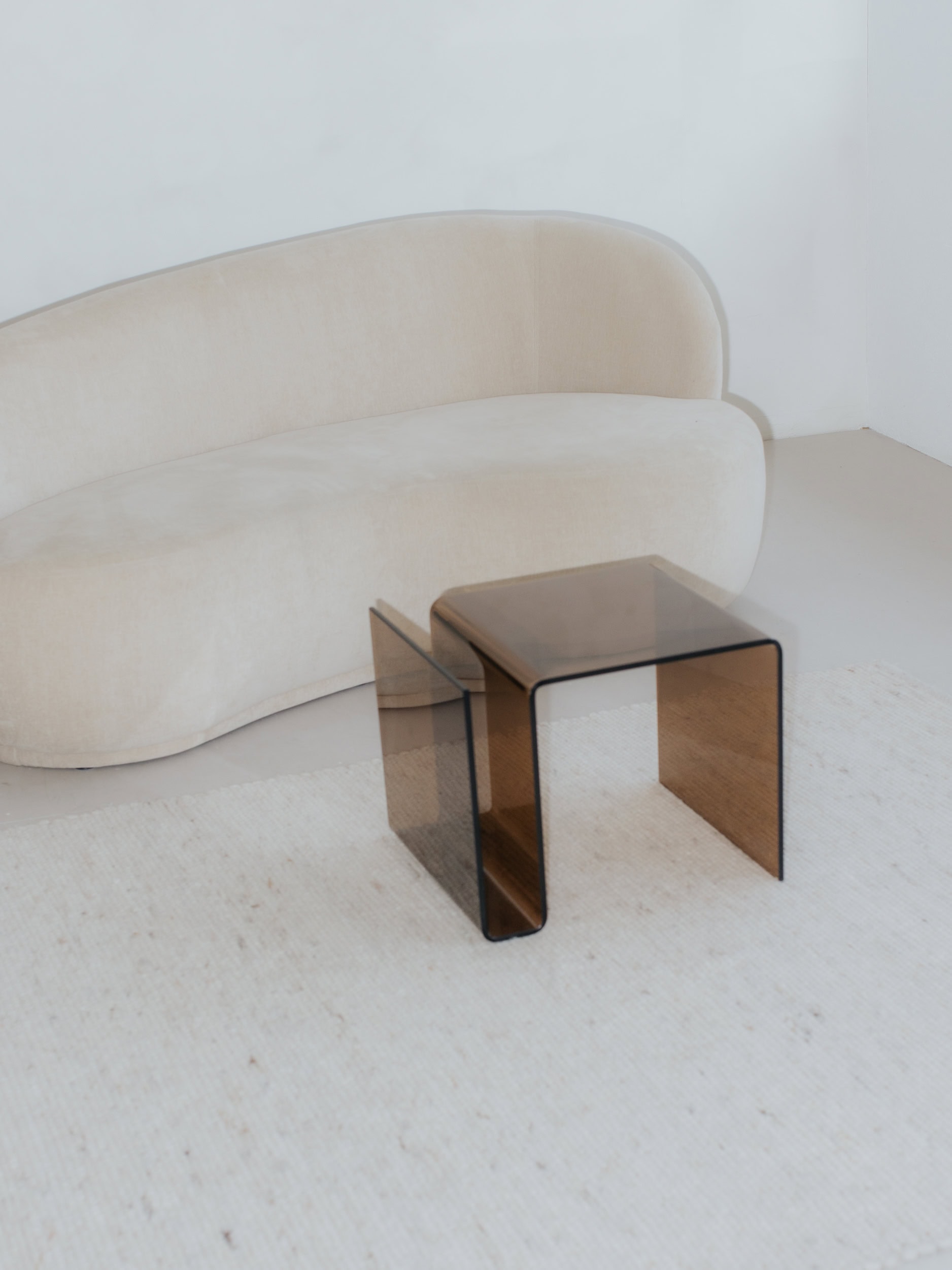 Sofa und Bühne als flexibles Set für Brandingfotografie